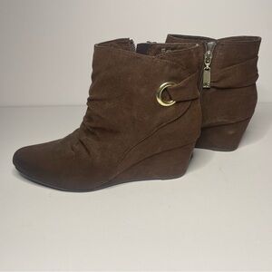 London Fog Jules  Ankle Booties ~ Brown with Gold Accent size 8M